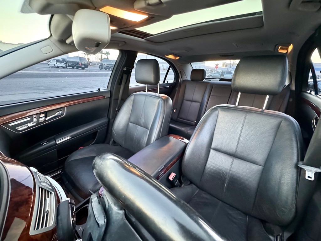 2009 Mercedes-Benz S-Class Image 12