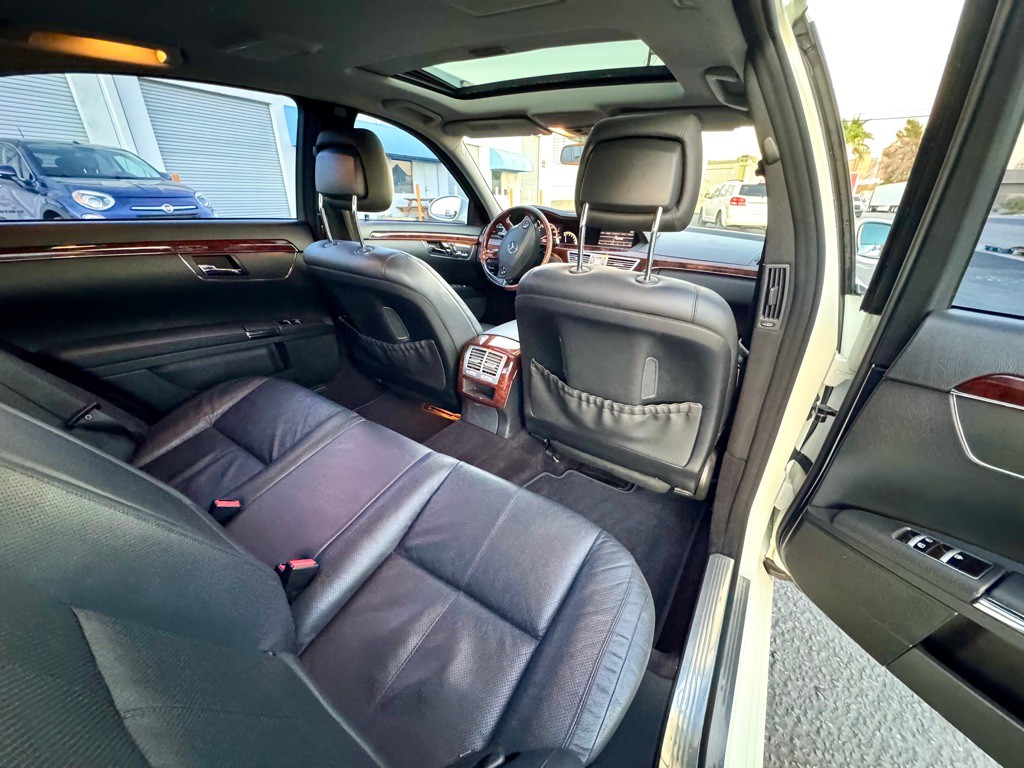 2009 Mercedes-Benz S-Class Image 14