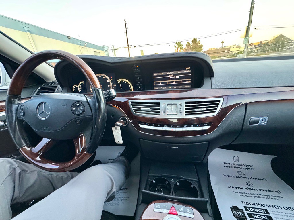 2009 Mercedes-Benz S-Class Image 27