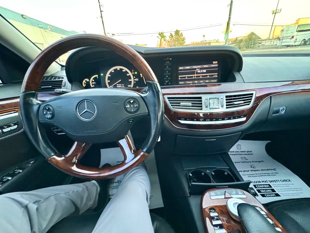2009 Mercedes-Benz S-Class Image 30