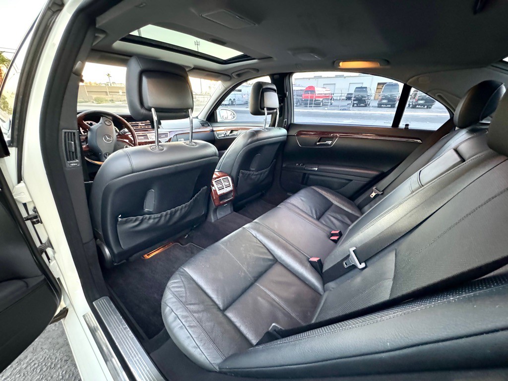 2009 Mercedes-Benz S-Class Image 12