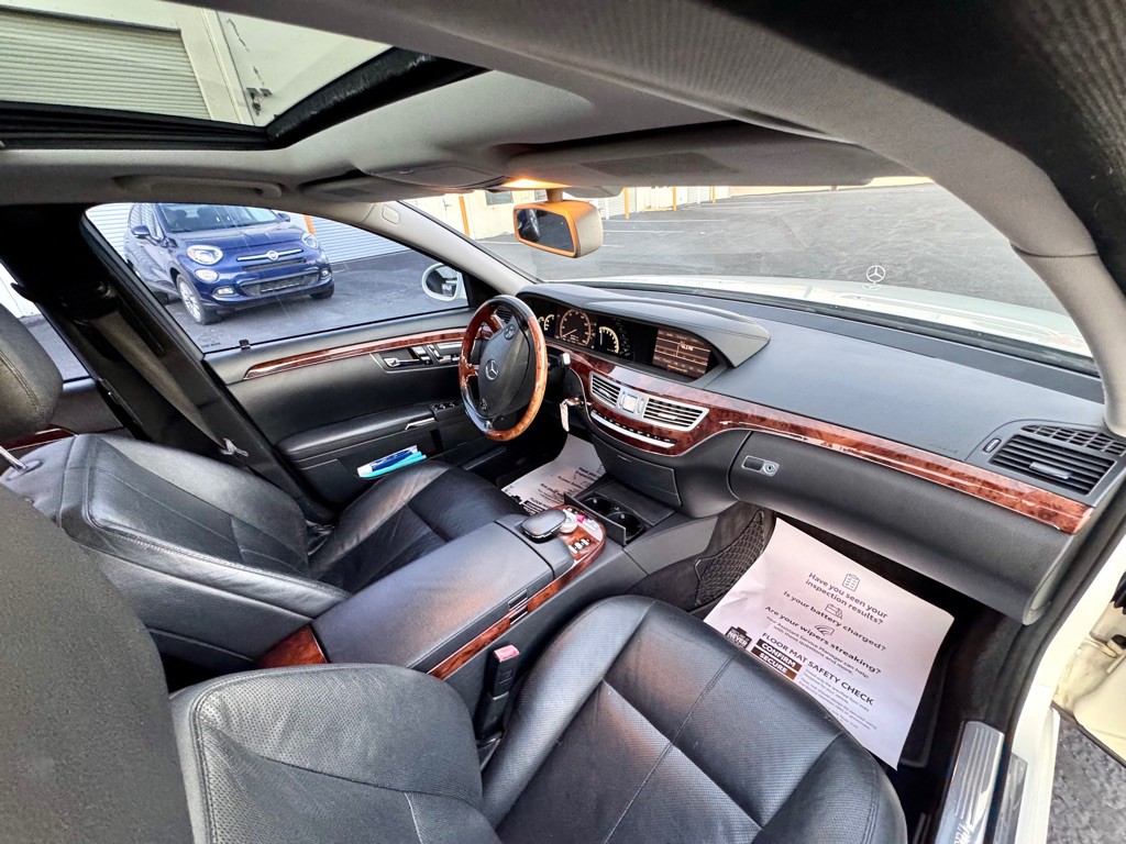 2009 Mercedes-Benz S-Class Image 18