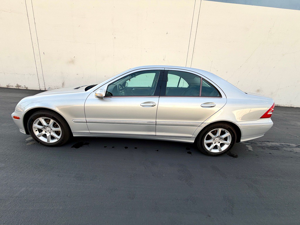 2007 Mercedes-Benz C-Class Image 10