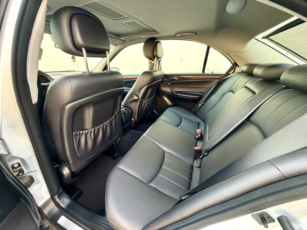 2007 Mercedes-Benz C-Class Image 11