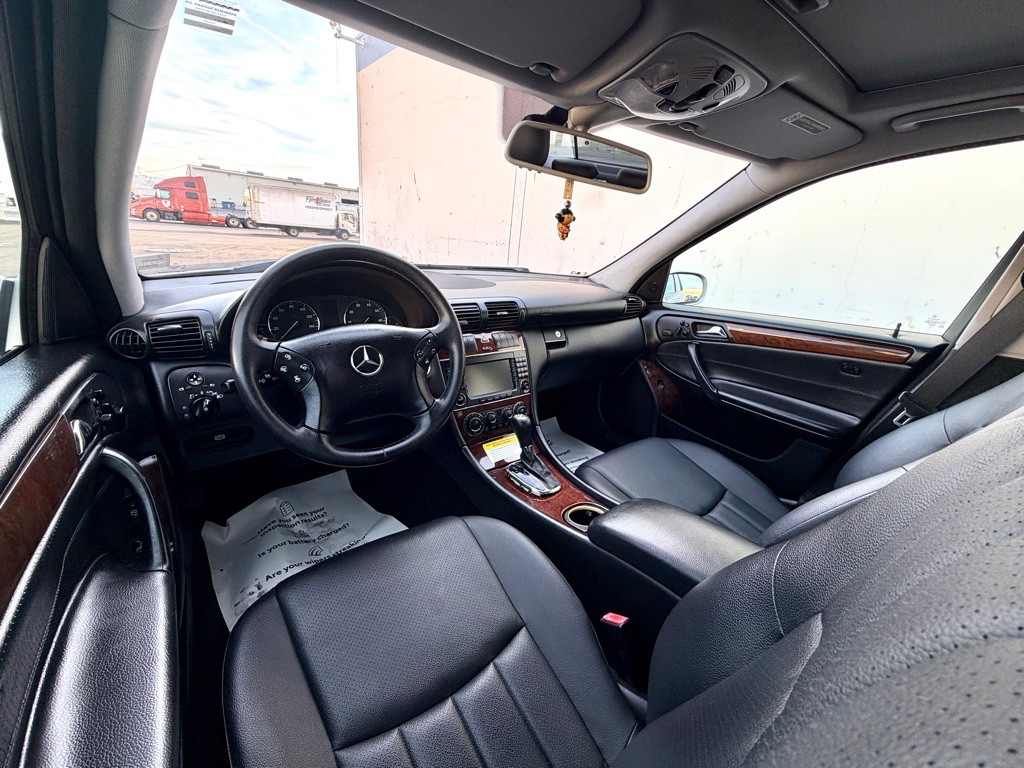 2007 Mercedes-Benz C-Class Image 13