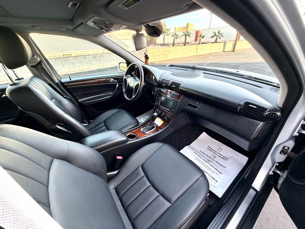 2007 Mercedes-Benz C-Class Image 14