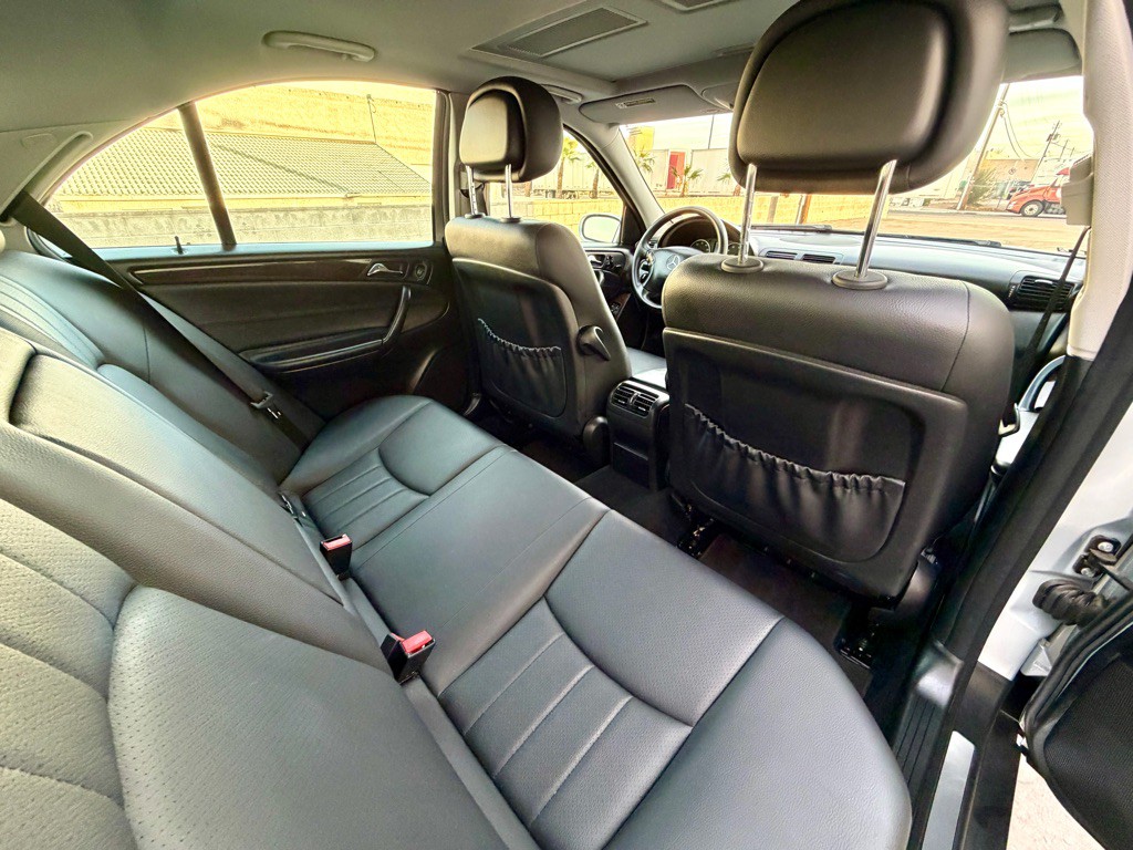 2007 Mercedes-Benz C-Class Image 15