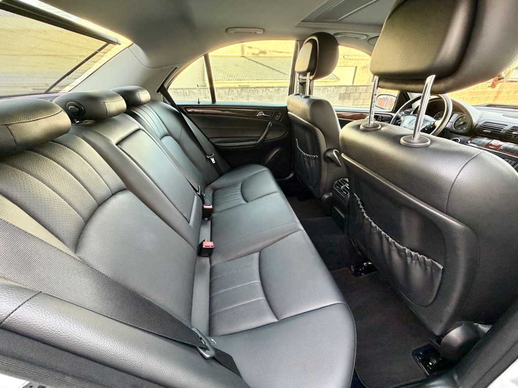 2007 Mercedes-Benz C-Class Image 16
