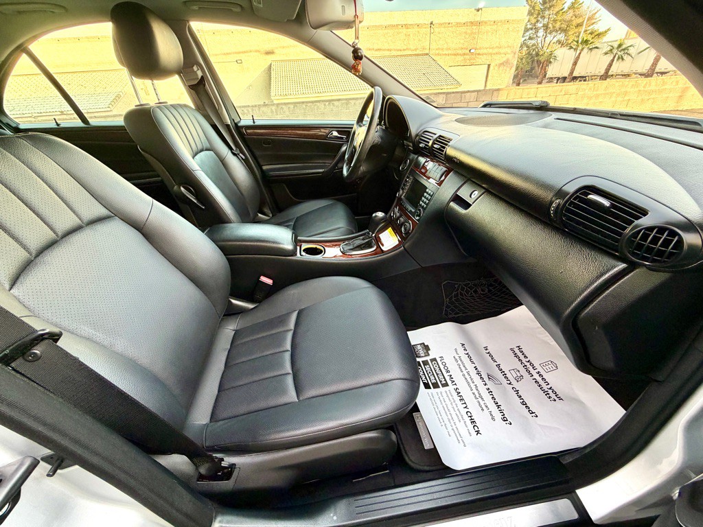 2007 Mercedes-Benz C-Class Image 17
