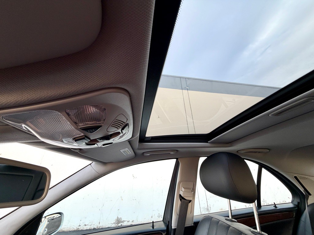 2007 Mercedes-Benz C-Class Image 26