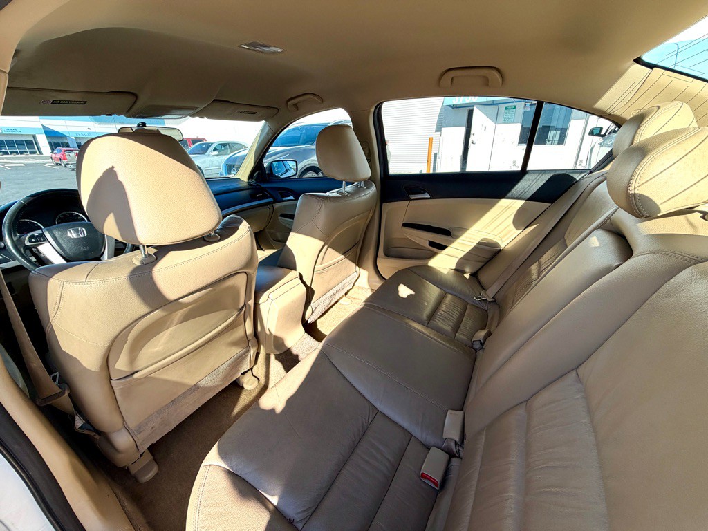 2011 Honda Accord Image 12