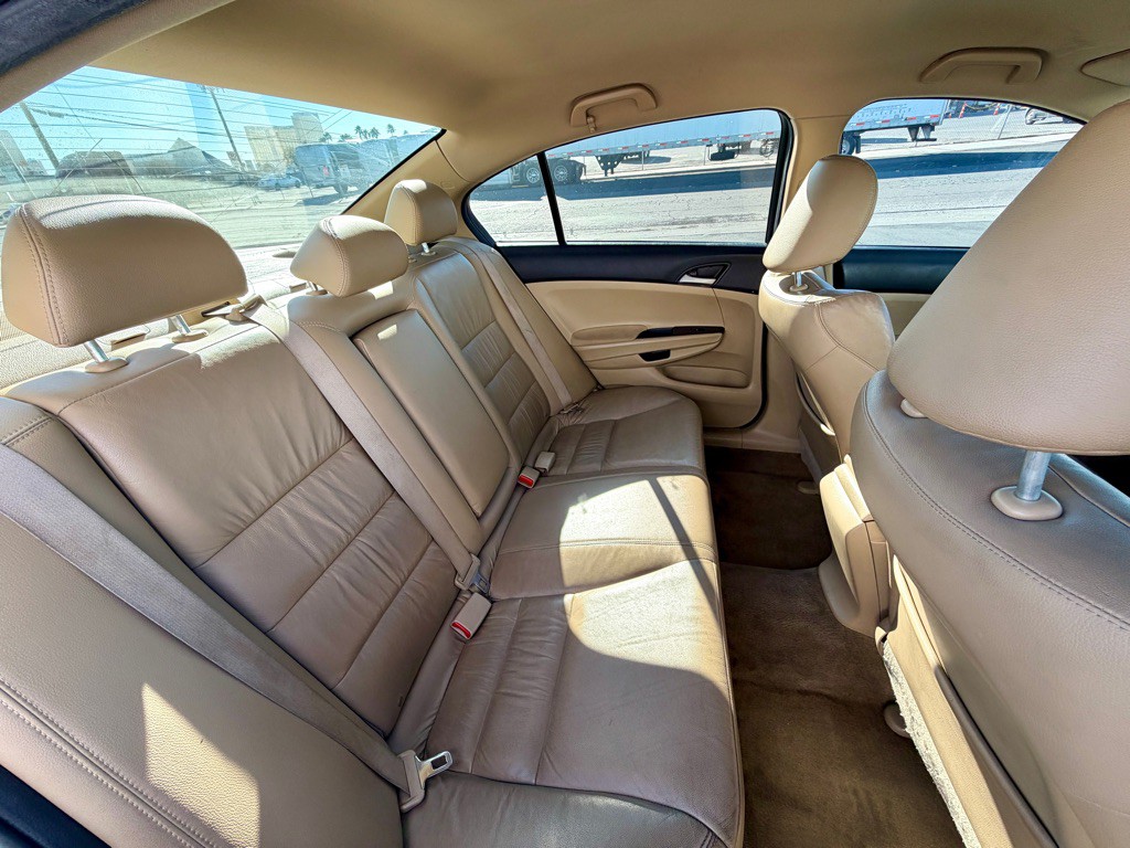 2011 Honda Accord Image 15