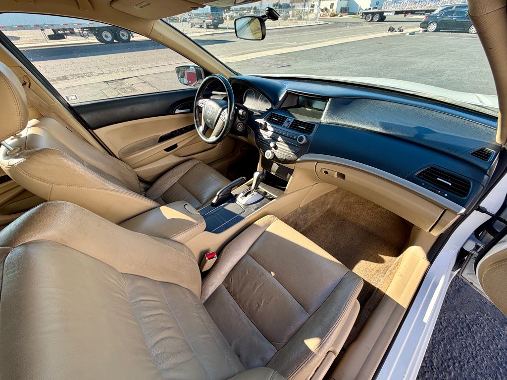 2011 Honda Accord Image 17