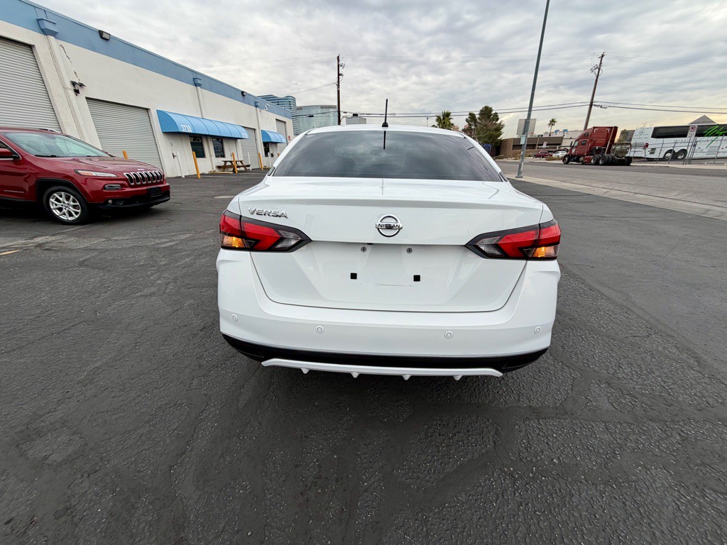 2020 Nissan Versa Image 6
