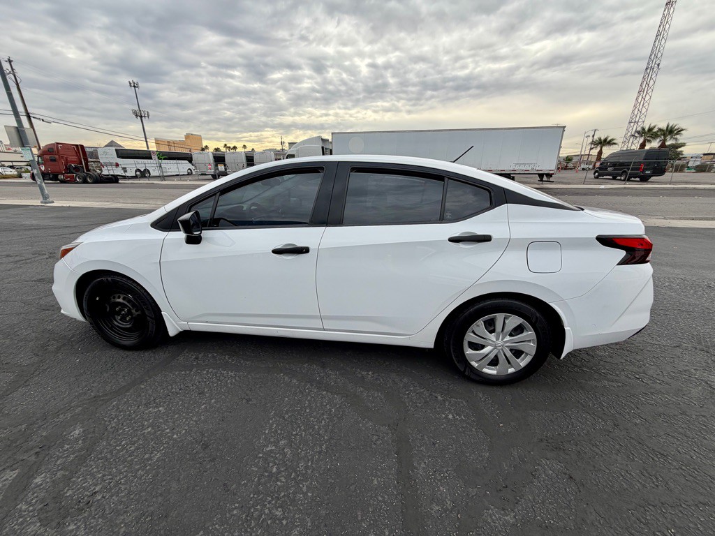 2020 Nissan Versa Image 8