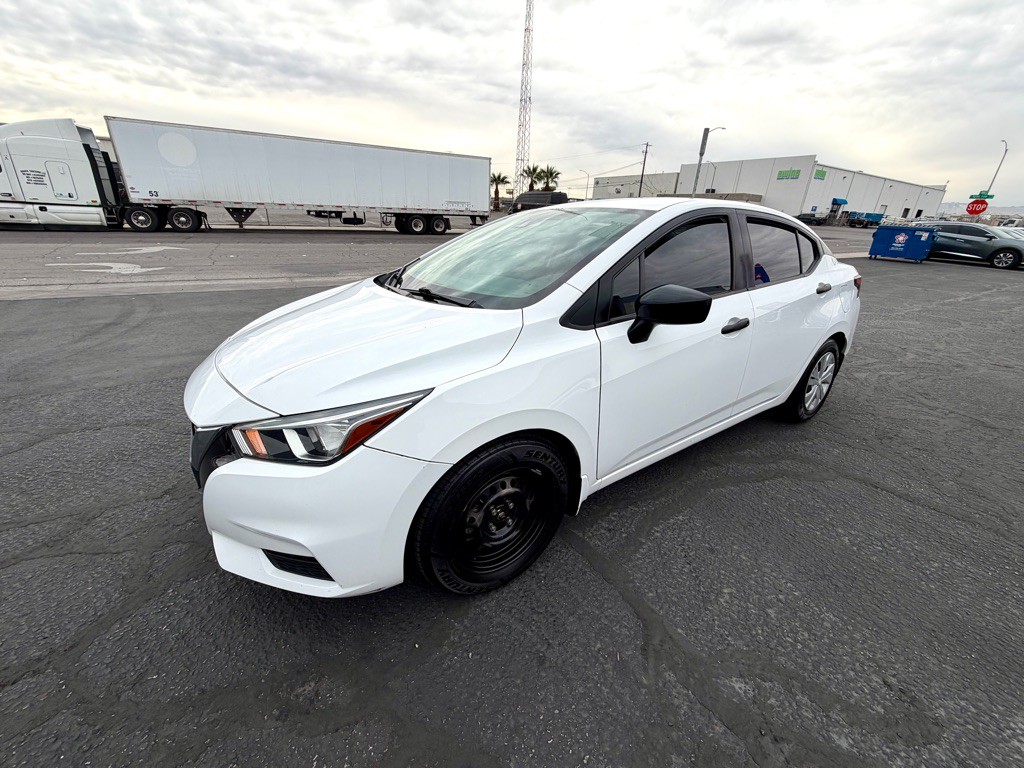 2020 Nissan Versa Image 9