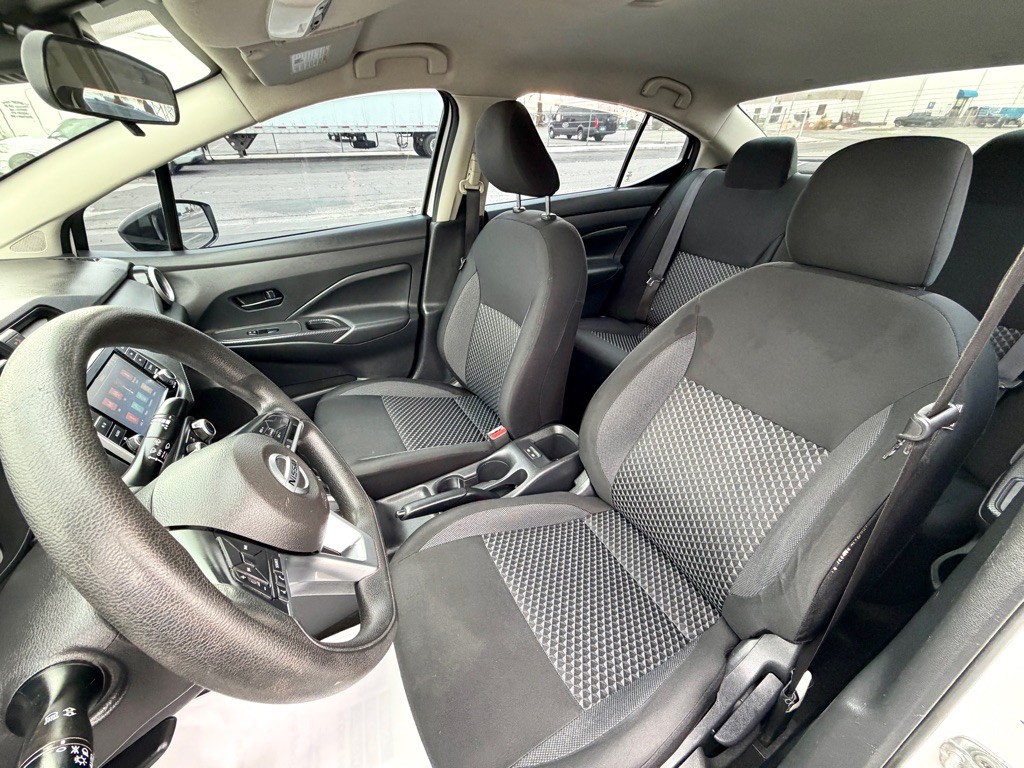 2020 Nissan Versa Image 11