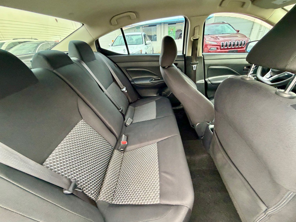 2020 Nissan Versa Image 16