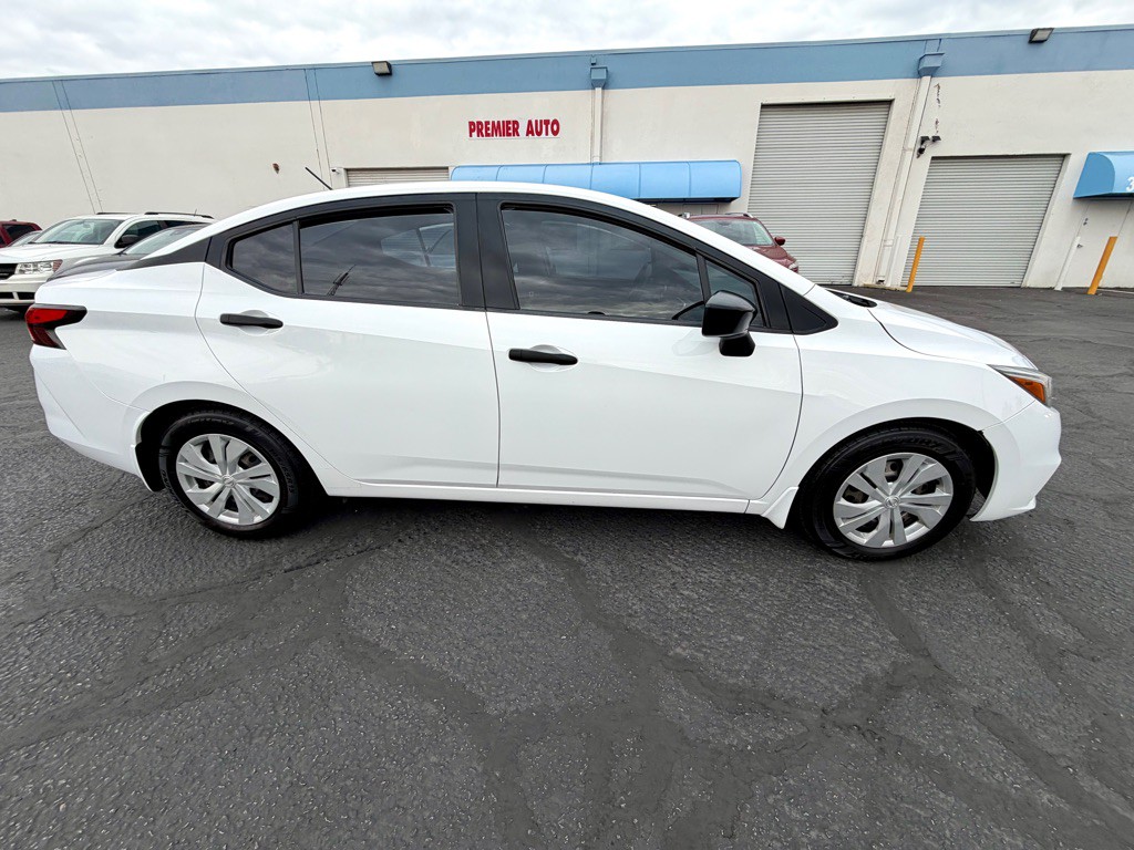 2020 Nissan Versa Image 33