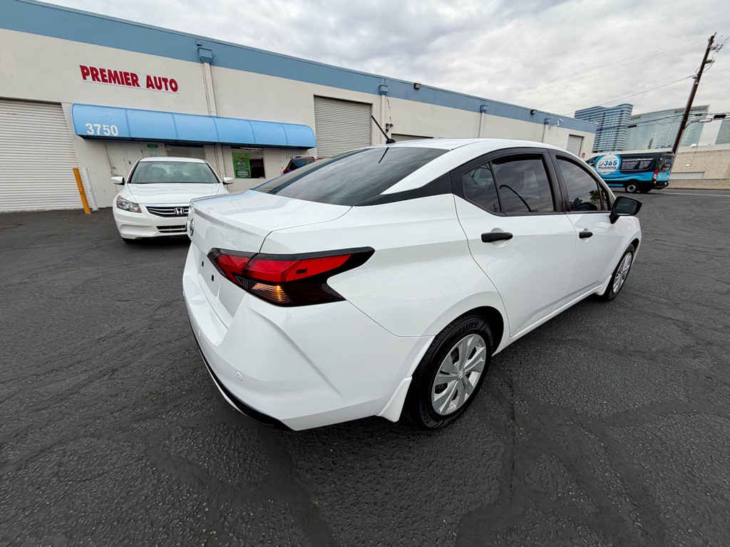 2020 Nissan Versa Image 34