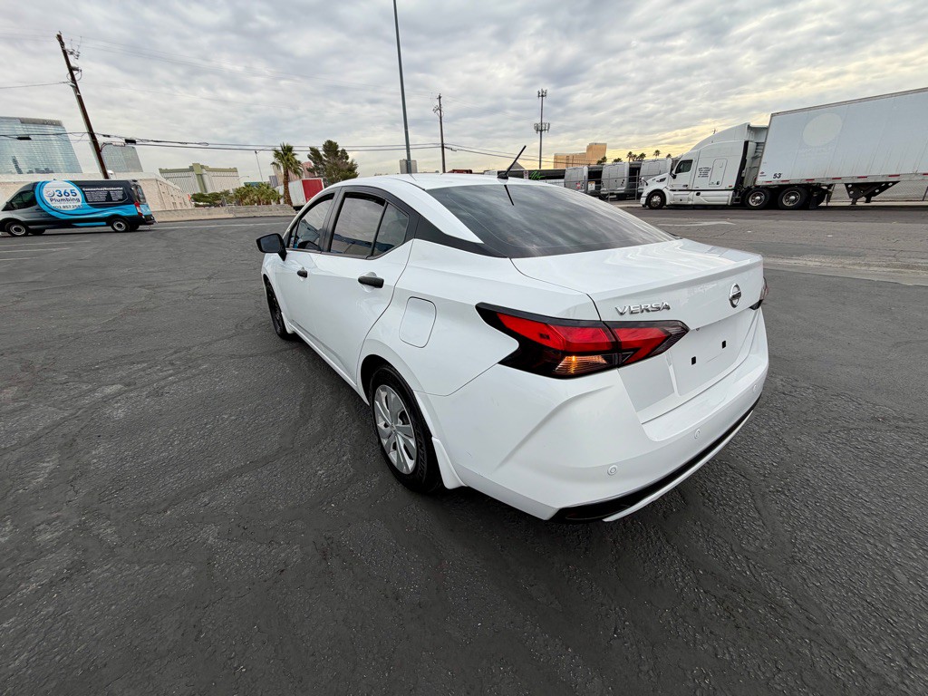 2020 Nissan Versa Image 36