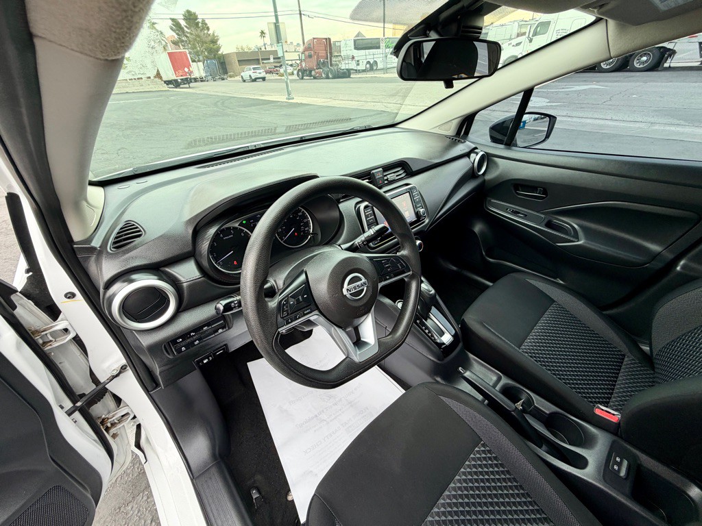 2020 Nissan Versa Image 41
