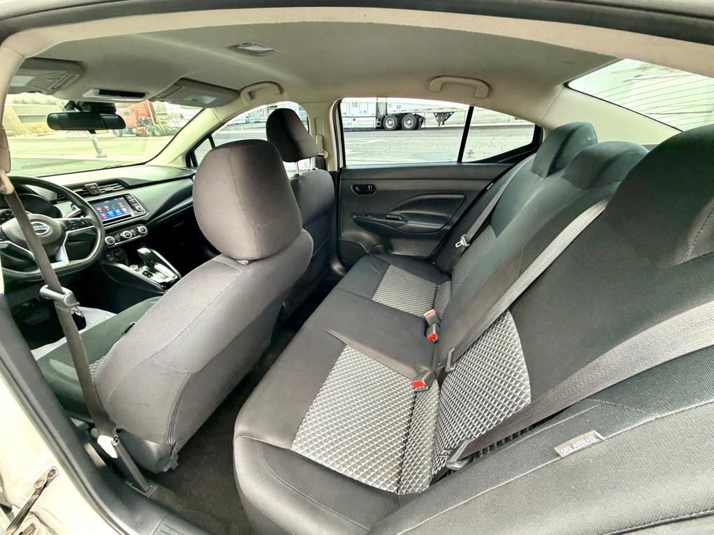 2020 Nissan Versa Image 43
