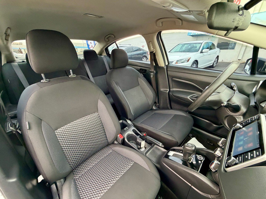 2020 Nissan Versa Image 48