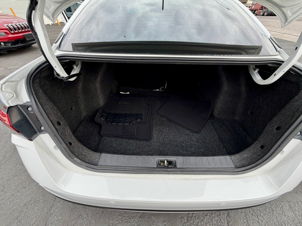 2020 Nissan Versa Image 56