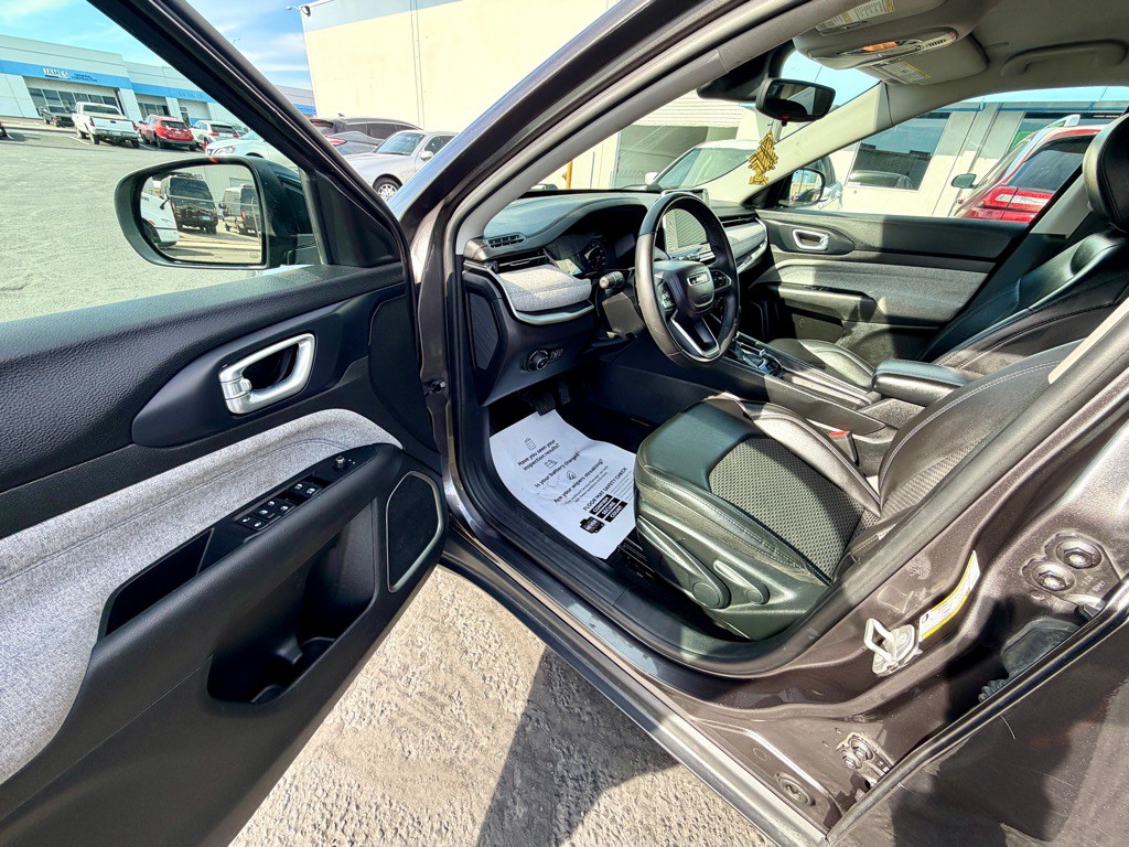 2022 Jeep Compass Image 8