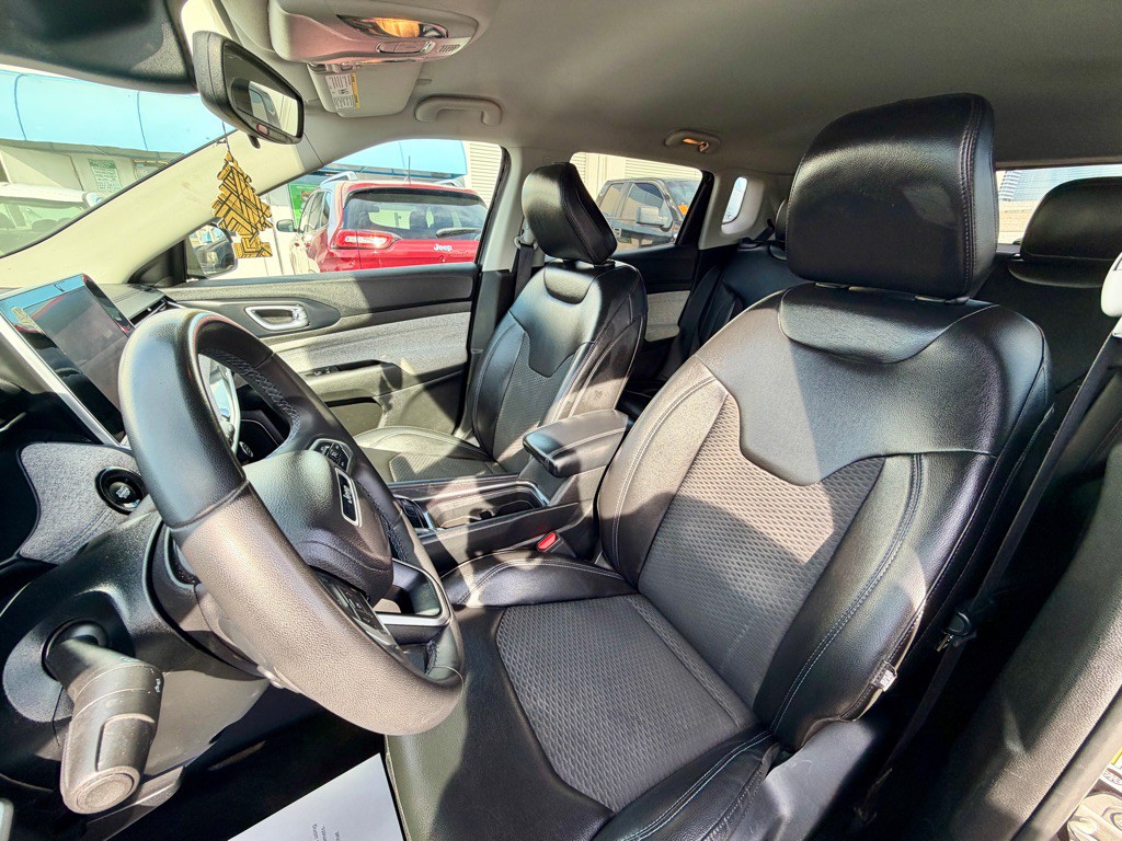 2022 Jeep Compass Image 11