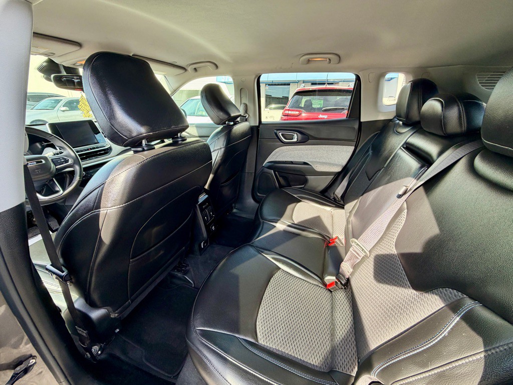 2022 Jeep Compass Image 12