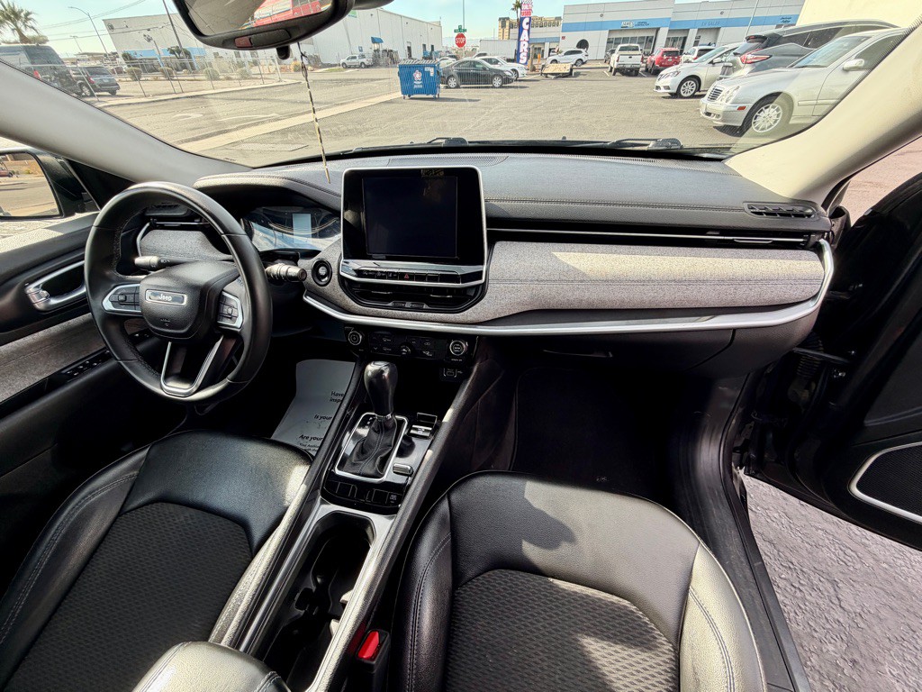 2022 Jeep Compass Image 25