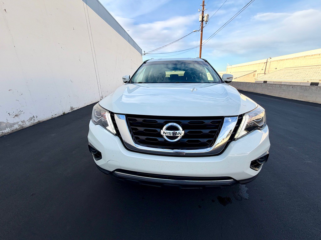 2020 Nissan Pathfinder Image 2