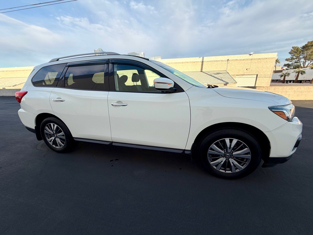 2020 Nissan Pathfinder Image 4