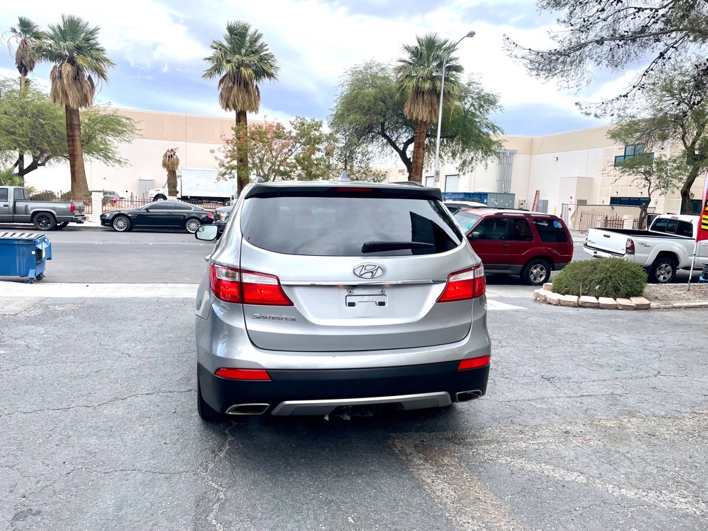 2016 Hyundai Santa Fe Image 5