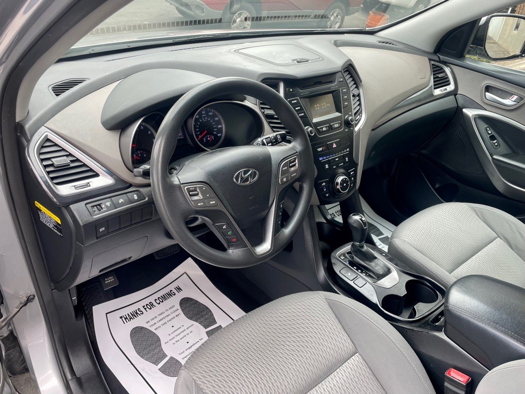2016 Hyundai Santa Fe Image 13