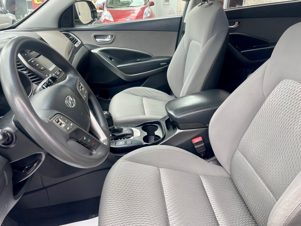 2016 Hyundai Santa Fe Image 19