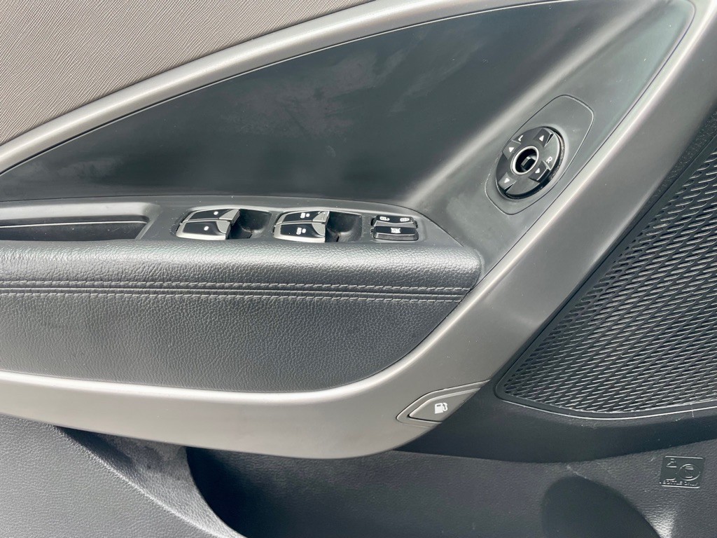 2016 Hyundai Santa Fe Image 20