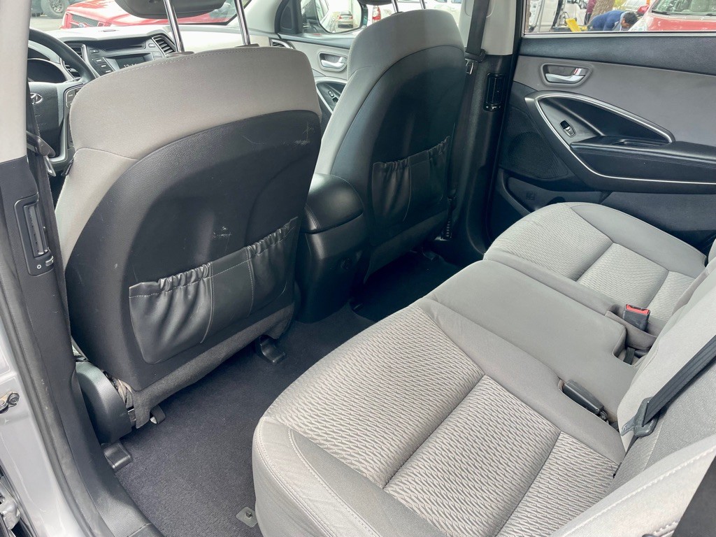 2016 Hyundai Santa Fe Image 22