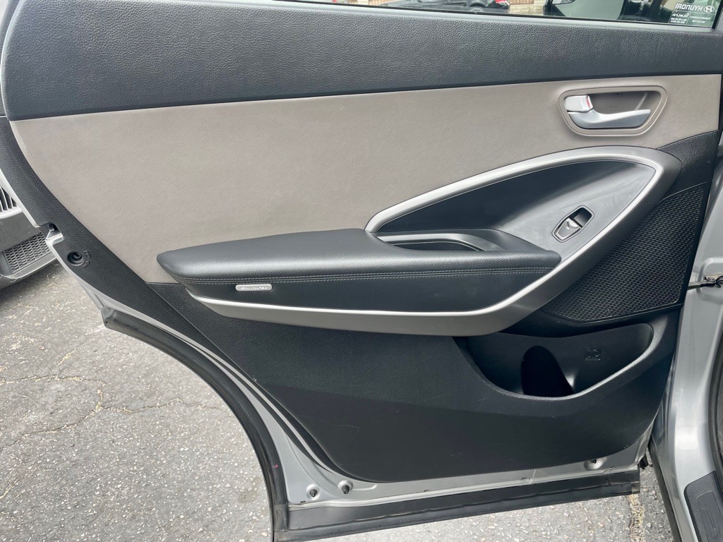 2016 Hyundai Santa Fe Image 23