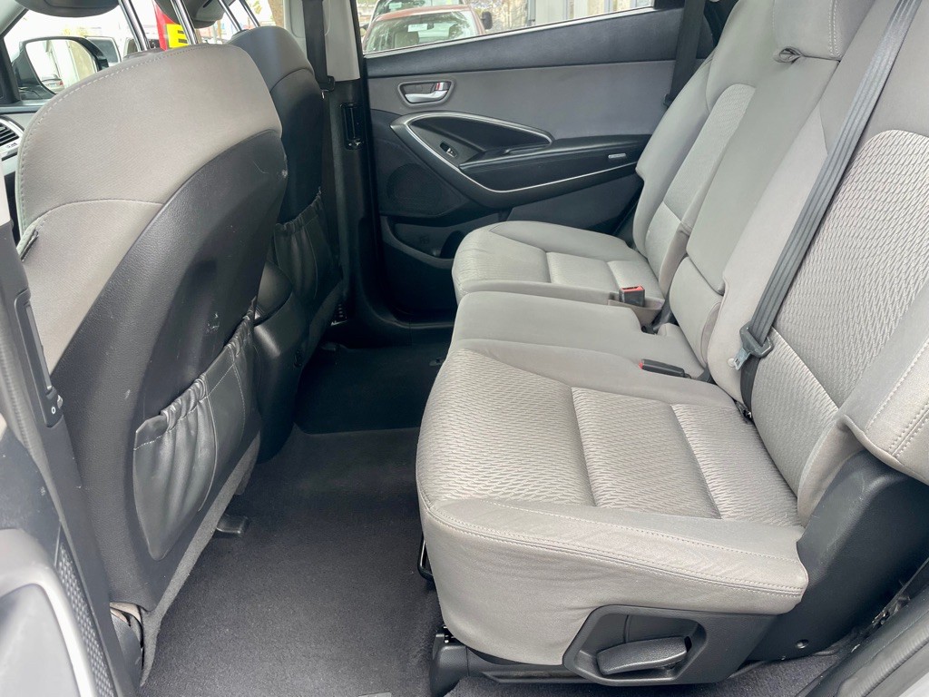 2016 Hyundai Santa Fe Image 27