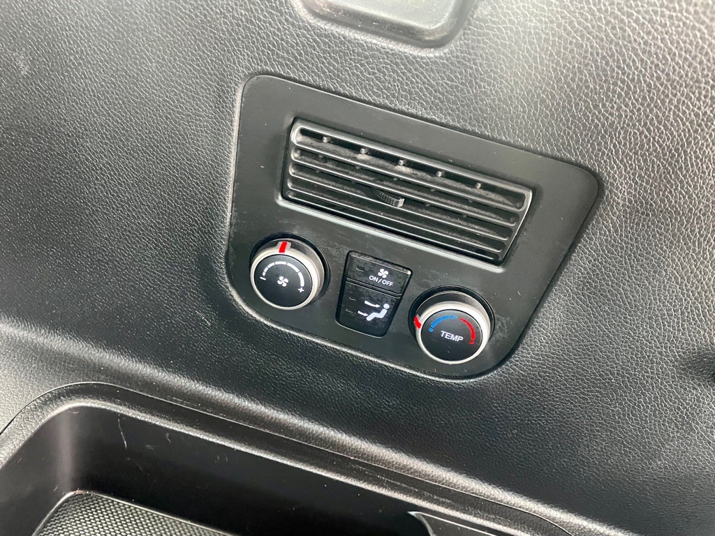 2016 Hyundai Santa Fe Image 31