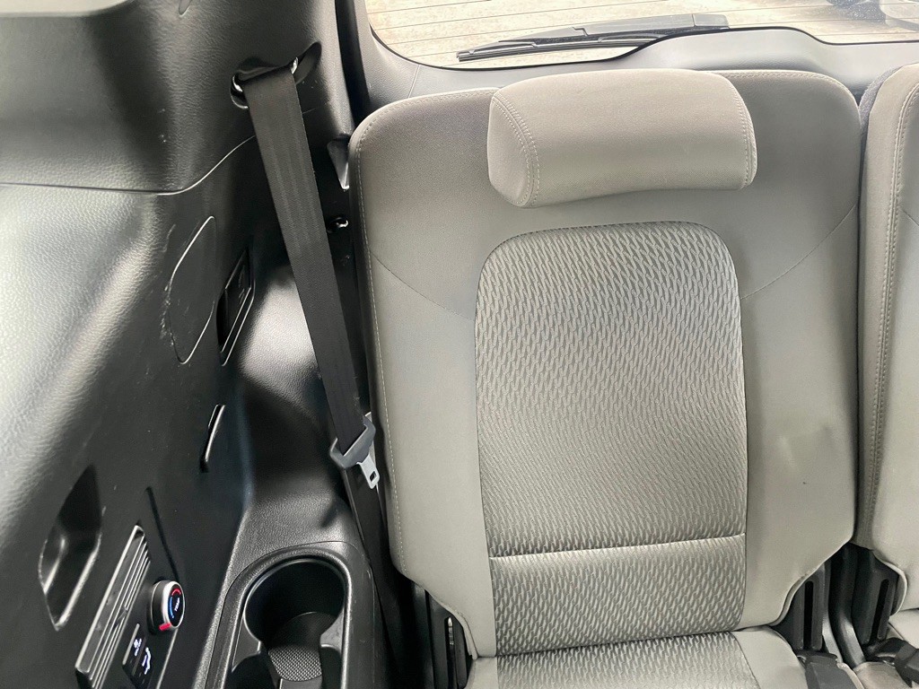 2016 Hyundai Santa Fe Image 32