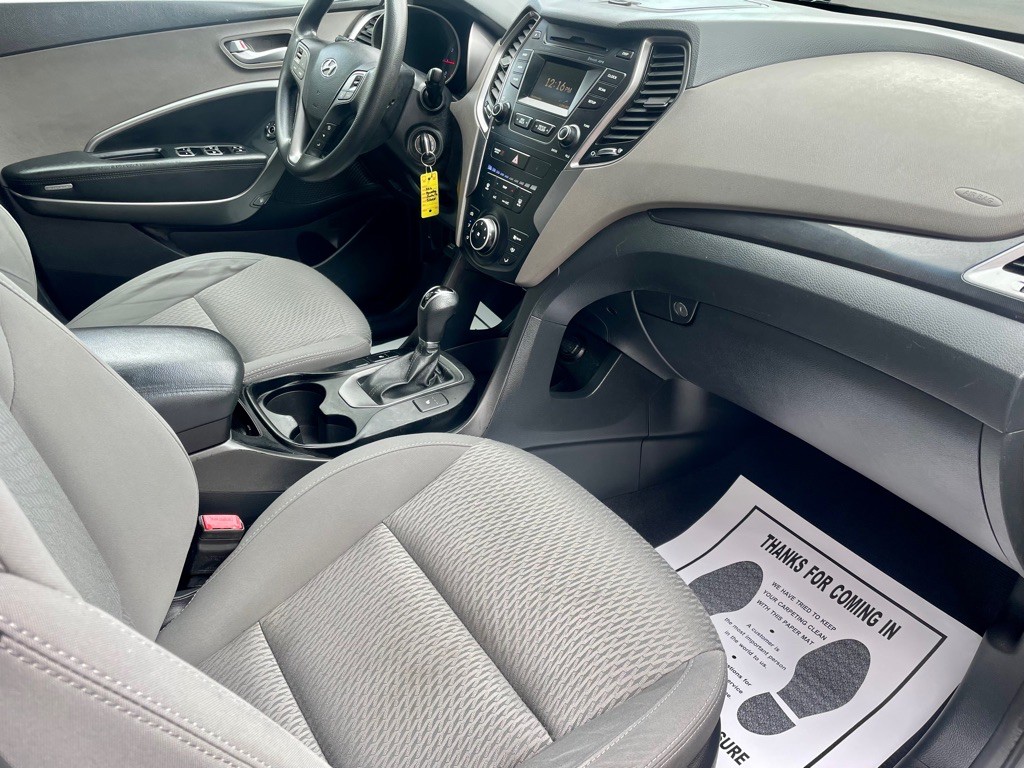 2016 Hyundai Santa Fe Image 40