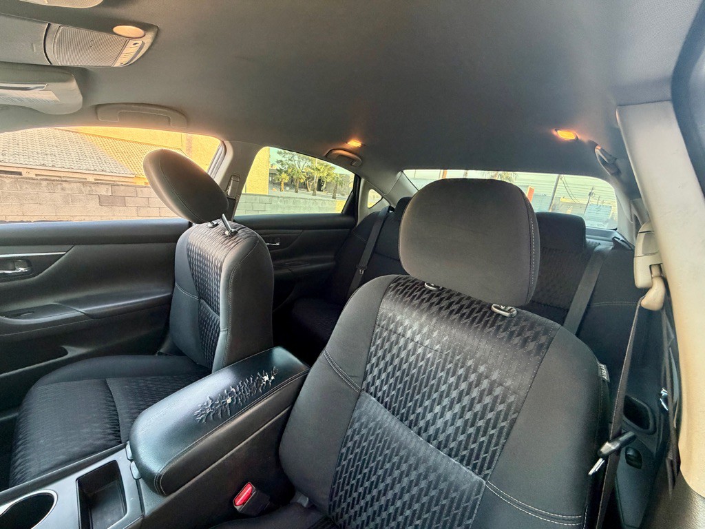2018 Nissan Altima Image 10