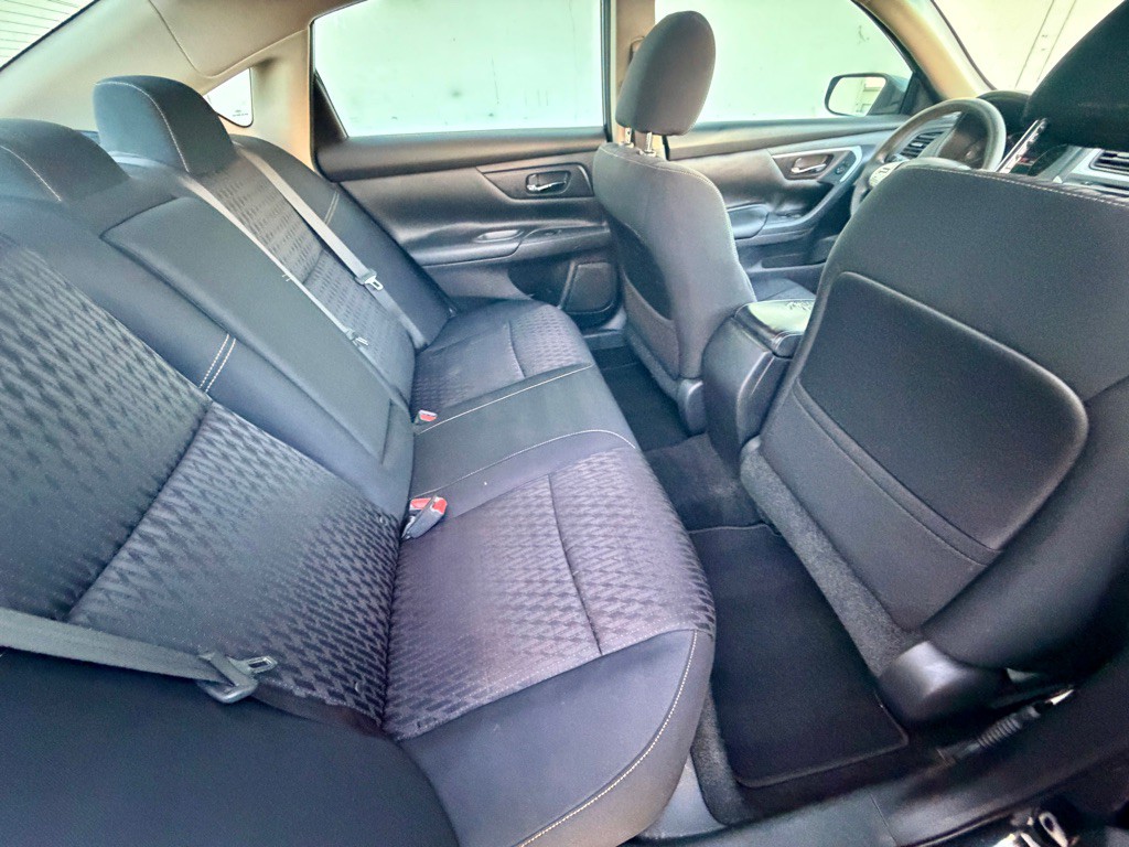 2018 Nissan Altima Image 16