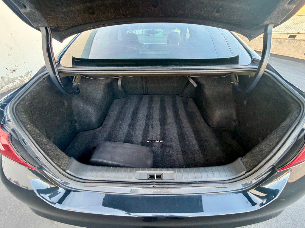 2018 Nissan Altima Image 17