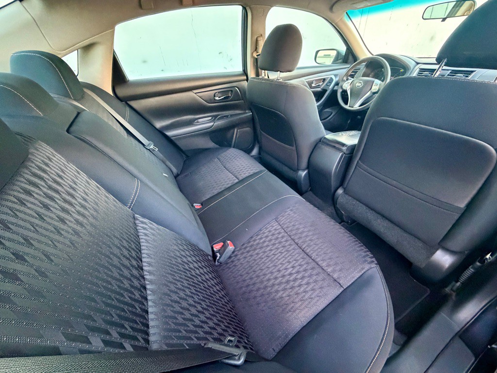 2018 Nissan Altima Image 18