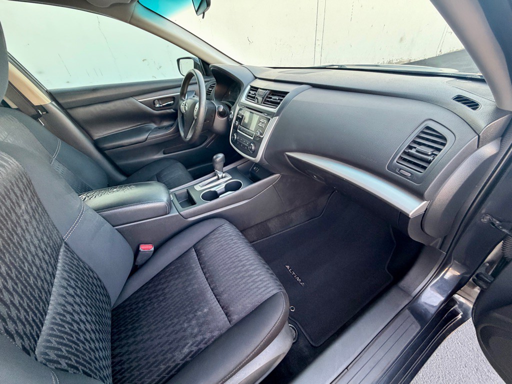 2018 Nissan Altima Image 19
